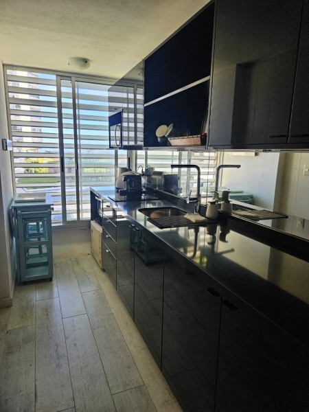 Departamento reciclado en venta Torre Marina I